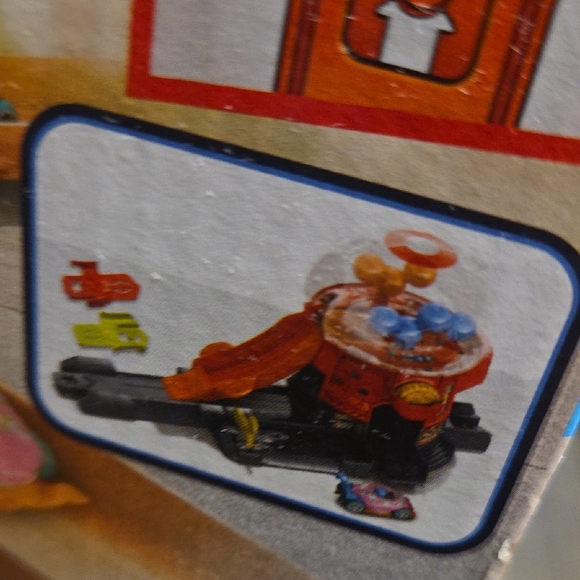 2025 Hot Wheels City Downtown Candy Shop Playset Toy Car Track Set NEW & SEALED - Picture 11 of 11